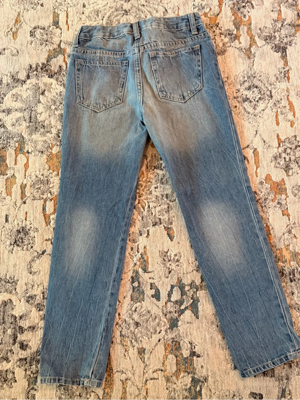 GAP Straight Leg Jeans with White Flower Appliqué Details